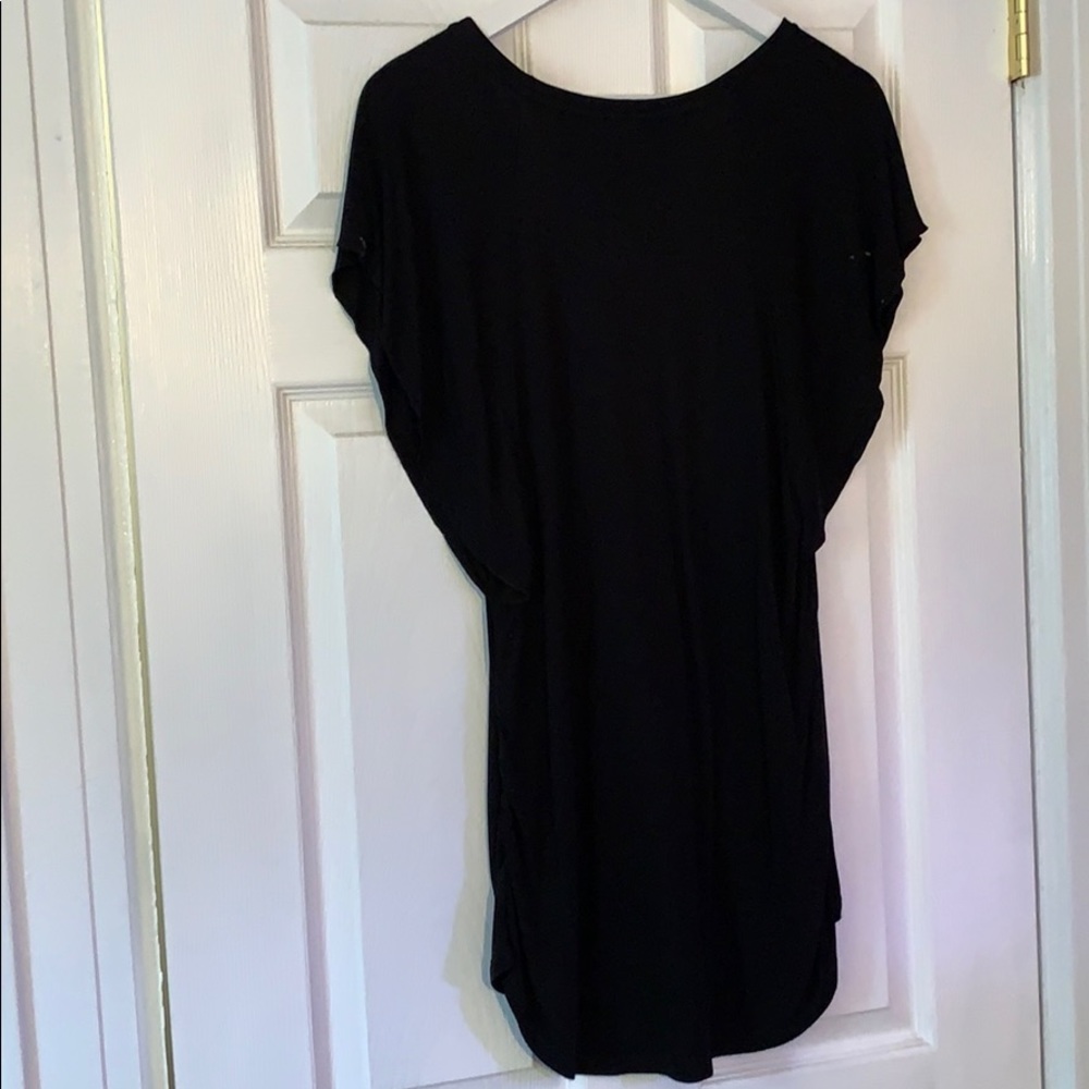 Gap Maternity Dolman Cap Sleeve Tee - Picture 3 of 4